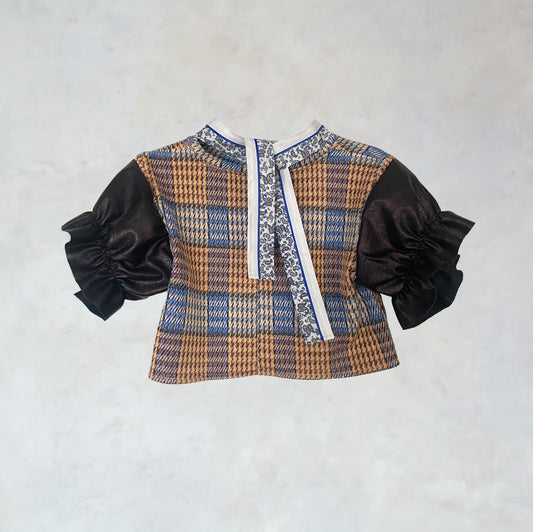 Shirt with houndstooth pattern