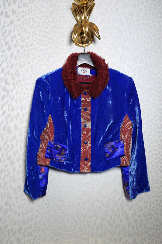 Short velvet jacket with fur collar