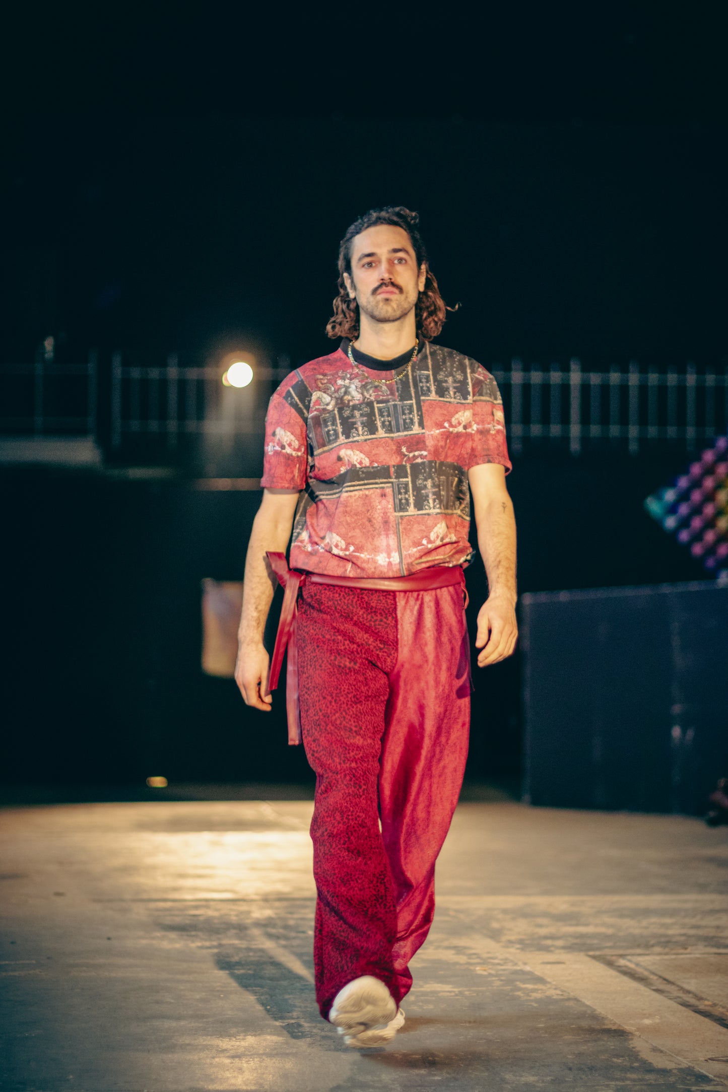 Hose mit Animalprint und Bindebändern